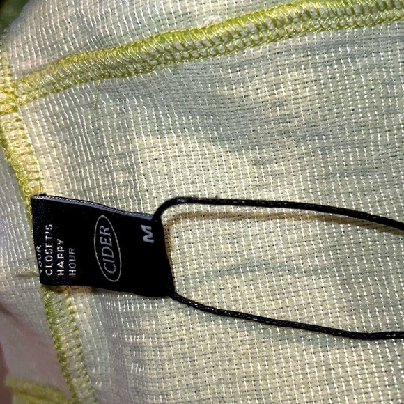 Lace Up tank top Size Medium - Picture 6 of 6